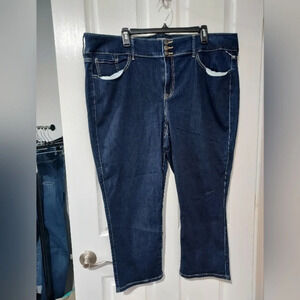 NWOT Torrid Dark Wash Super Soft Crop Jeggings Straight Leg in Size 24